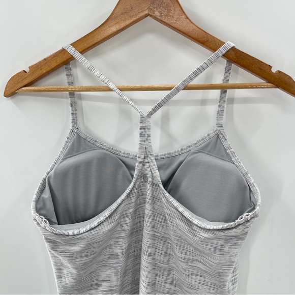 Lululemon Power Pose Tank in Wee Are From Space Ice Grey Alpine White Size 10 - Picture 9 of 13